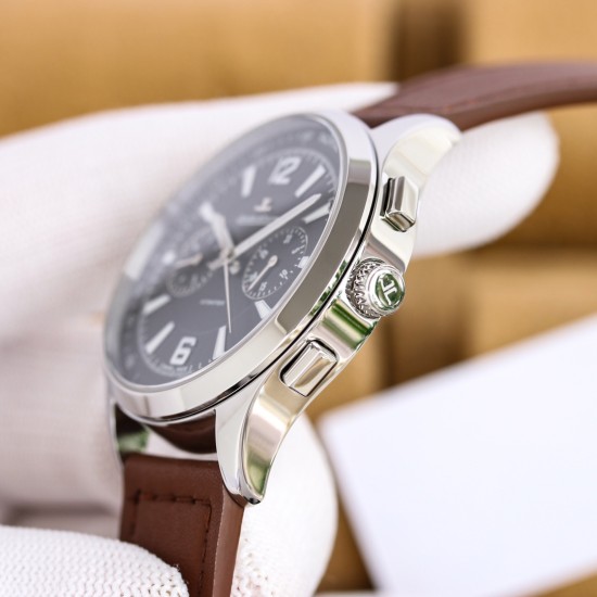 【TW Factory 】蔵出しの逸品——ジャガー・ルクルト ノルサルトシリーズの腕時計、上品で繊細な魅力があります!【素晴らしい細部】316L精鋼の素材を使用し、CNCのトップクラスの技術で研磨しており、全体的な文字盤の質感を一段と向上させています。ケース径は41mmX11.9mmムーブメントは751Hで、防水性能は水深50mです。文字盤チームは多層の技術的なネックを突破し、完璧を目指し、12の目盛りの細部に至るまで徹底的にこだわり、太陽放射状の飾り模様を施しています。あらゆるビジネスシーンに適しており 【TW Factory 】蔵出しの逸品——ジャガー・ルクルト ノルサルトシリーズの腕時計、上品で繊細な魅力があります!【素晴らしい細部】316L精鋼の素材を使用し、CNCのトップクラスの技術で研磨しており、全体的な文字盤の質感を一段と向上させています。ケース径は41mmX11.9mmムーブメントは751Hで、防水性能は水深50mです。文字盤チームは多層の技術的なネックを突破し、完璧を目指し、12の目盛りの細部に至るまで徹底的にこだわり、太陽放射状の飾り模様を施しています。あらゆるビジネスシーンに適しており