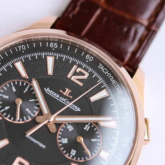 ジャガー ルクルトJaeger-LeCoultre【TW Factory 】蔵出しの逸品——ジャガー・ルクルト ノルサルトシリーズの腕時計、上品で繊細な魅力があります!【素晴らしい細部】316L精鋼の素材を使用し、CNCのトップクラスの技術で研磨しており、全体的な文字盤の質感を一段と向上させています。ケース径は41mmX11.9mmムーブメントは751Hで、防水性能は水深50mです。文字盤チームは多層の技術的なネックを突破し、完璧を目指し、12の目盛りの細部に至るまで徹底的にこだわり、太陽放射状の飾り模様 ジャガー ルクルトJaeger-LeCoultre【TW Factory 】蔵出しの逸品——ジャガー・ルクルト ノルサルトシリーズの腕時計、上品で繊細な魅力があります!【素晴らしい細部】316L精鋼の素材を使用し、CNCのトップクラスの技術で研磨しており、全体的な文字盤の質感を一段と向上させています。ケース径は41mmX11.9mmムーブメントは751Hで、防水性能は水深50mです。文字盤チームは多層の技術的なネックを突破し、完璧を目指し、12の目盛りの細部に至るまで徹底的にこだわり、太陽放射状の飾り模様