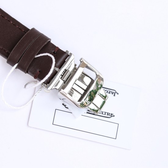 ジャガー ルクルトJaeger-LeCoultre【TW Factory 】蔵出しの逸品——ジャガー・ルクルト ノルサルトシリーズの腕時計、上品で繊細な魅力があります!【素晴らしい細部】316L精鋼の素材を使用し、CNCのトップクラスの技術で研磨しており、全体的な文字盤の質感を一段と向上させています。ケース径は41mmX11.9mmムーブメントは751Hで、防水性能は水深50mです。文字盤チームは多層の技術的なネックを突破し、完璧を目指し、12の目盛りの細部に至るまで徹底的にこだわり、太陽放射状の飾り模様 ジャガー ルクルトJaeger-LeCoultre【TW Factory 】蔵出しの逸品——ジャガー・ルクルト ノルサルトシリーズの腕時計、上品で繊細な魅力があります!【素晴らしい細部】316L精鋼の素材を使用し、CNCのトップクラスの技術で研磨しており、全体的な文字盤の質感を一段と向上させています。ケース径は41mmX11.9mmムーブメントは751Hで、防水性能は水深50mです。文字盤チームは多層の技術的なネックを突破し、完璧を目指し、12の目盛りの細部に至るまで徹底的にこだわり、太陽放射状の飾り模様