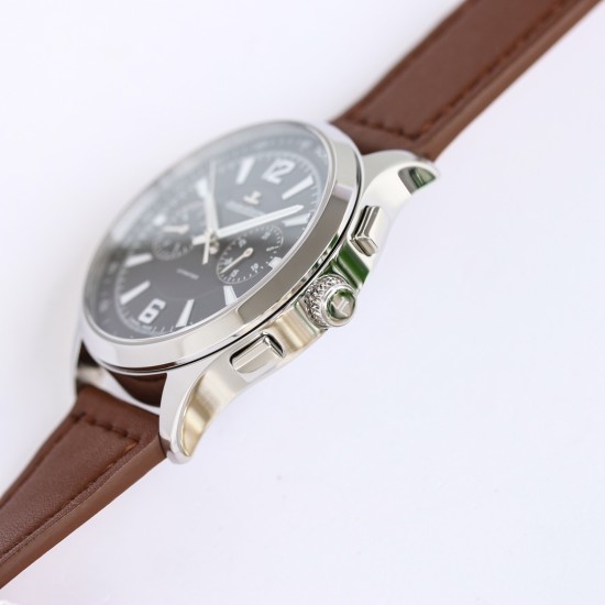 ジャガー ルクルトJaeger-LeCoultre【TW Factory 】蔵出しの逸品——ジャガー・ルクルト ノルサルトシリーズの腕時計、上品で繊細な魅力があります!【素晴らしい細部】316L精鋼の素材を使用し、CNCのトップクラスの技術で研磨しており、全体的な文字盤の質感を一段と向上させています。ケース径は41mmX11.9mmムーブメントは751Hで、防水性能は水深50mです。文字盤チームは多層の技術的なネックを突破し、完璧を目指し、12の目盛りの細部に至るまで徹底的にこだわり、太陽放射状の飾り模様 ジャガー ルクルトJaeger-LeCoultre【TW Factory 】蔵出しの逸品——ジャガー・ルクルト ノルサルトシリーズの腕時計、上品で繊細な魅力があります!【素晴らしい細部】316L精鋼の素材を使用し、CNCのトップクラスの技術で研磨しており、全体的な文字盤の質感を一段と向上させています。ケース径は41mmX11.9mmムーブメントは751Hで、防水性能は水深50mです。文字盤チームは多層の技術的なネックを突破し、完璧を目指し、12の目盛りの細部に至るまで徹底的にこだわり、太陽放射状の飾り模様