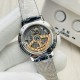 ジャガー・ルクルト Jaeger-LeCoultre デイヴァンティーシリーズのモデル Q3572430 の腕時計です!【ムーブメント】エタ 9015 ムーブメントを採用しています。6時位置の月相盤は 1 ヶ月で 1 周します。7時の方向にある時計ケースのボタンで月相機能を調整できます。 【時計ケース】直径は 34 ミリ、ケースの厚さは 8.8 ミリです!オリジナルの精鋼の素材を使用して作られており、時計リングには、密に並んだブリリアントカットのダイヤモンドがインレイされています。【文字盤】ギボージュ模様 ジャガー・ルクルト Jaeger-LeCoultre デイヴァンティーシリーズのモデル Q3572430 の腕時計です!【ムーブメント】エタ 9015 ムーブメントを採用しています。6時位置の月相盤は 1 ヶ月で 1 周します。7時の方向にある時計ケースのボタンで月相機能を調整できます。 【時計ケース】直径は 34 ミリ、ケースの厚さは 8.8 ミリです!オリジナルの精鋼の素材を使用して作られており、時計リングには、密に並んだブリリアントカットのダイヤモンドがインレイされています。【文字盤】ギボージュ模様