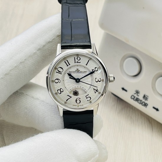 【時計ケース】ケース径は29MM/34MM/36MM、ケースの厚さは8.52MMで、シンプルでスッキリした外観が丁寧に研磨され、研磨技術が一致するように保証されています。時計リングには合計60個のトップクラスのシュワロフスキーの美しいダイヤモンドが取り付けられており、合計重量は0.69 クラットです。ダイヤモンドの取り付けは厳格に行われています。【技術的な突破】オリジナルのカレンダー/白昼/星/選択可能/時・分・秒の切り替え機能を完璧に再現し、時計の精度が安定しており、品質が保証されています!【時計ベルト 【時計ケース】ケース径は29MM/34MM/36MM、ケースの厚さは8.52MMで、シンプルでスッキリした外観が丁寧に研磨され、研磨技術が一致するように保証されています。時計リングには合計60個のトップクラスのシュワロフスキーの美しいダイヤモンドが取り付けられており、合計重量は0.69 クラットです。ダイヤモンドの取り付けは厳格に行われています。【技術的な突破】オリジナルのカレンダー/白昼/星/選択可能/時・分・秒の切り替え機能を完璧に再現し、時計の精度が安定しており、品質が保証されています!【時計ベルト