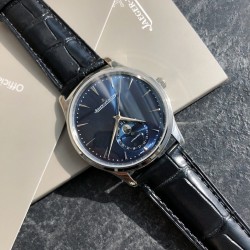 ジャガー ルクルトJaeger-LeCoultre ジャガー・ルクルトの月相マスターシリーズ、最もコストパフォーマンスの高い男性用時計ジャガー・ルクルトのマスターが入荷致しました！2021年の新モデルで、月相ダイヤルの変化をお楽しみいただけます。（ケース直径39mm、ケースの厚さ9.9mm）。6時位置のサブダイヤルには太陽暦と陰暦（月相）の両方の日付表示があり、月相は1ヶ月で1周します。機能が全て備わっております。【月相ダイヤル】3Dメタル月相【ムーブメント】Cal.925/1一体ムーブメント、オリジナル