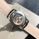 ジャガー ルクルトJaeger-LeCoultre ジャガー・ルクルトの月相マスターシリーズ、最もコストパフォーマンスの高い男性用時計ジャガー・ルクルトのマスターが入荷致しました!2021年の新モデルで、月相ダイヤルの変化をお楽しみいただけます。(ケース直径39mm、ケースの厚さ9.9mm)。6時位置のサブダイヤルには太陽暦と陰暦(月相)の両方の日付表示があり、月相は1ヶ月で1周します。機能が全て備わっております。【月相ダイヤル】3Dメタル月相【ムーブメント】Cal.925/1一体ムーブメント、オリジナル ジャガー ルクルトJaeger-LeCoultre ジャガー・ルクルトの月相マスターシリーズ、最もコストパフォーマンスの高い男性用時計ジャガー・ルクルトのマスターが入荷致しました!2021年の新モデルで、月相ダイヤルの変化をお楽しみいただけます。(ケース直径39mm、ケースの厚さ9.9mm)。6時位置のサブダイヤルには太陽暦と陰暦(月相)の両方の日付表示があり、月相は1ヶ月で1周します。機能が全て備わっております。【月相ダイヤル】3Dメタル月相【ムーブメント】Cal.925/1一体ムーブメント、オリジナル
