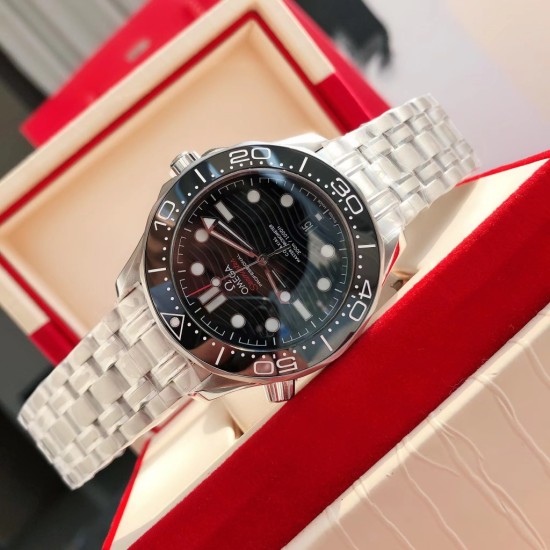 オメガ OMEGA 2023 年に初発されたアップグレードされた大人気モデルで、人気のあるクラシックな存在です。アーチ形の傷つきにくいサファイアガラスの鏡面を採用しており、シチズンのムーブメントの耐久性に十分に対応しています。修正用のリング部分と文字盤部分の色調を一致させており、ケースの形状とバンドの形状のアークが非常に完璧です。 オメガ OMEGA 2023 年に初発されたアップグレードされた大人気モデルで、人気のあるクラシックな存在です。アーチ形の傷つきにくいサファイアガラスの鏡面を採用しており、シチズンのムーブメントの耐久性に十分に対応しています。修正用のリング部分と文字盤部分の色調を一致させており、ケースの形状とバンドの形状のアークが非常に完璧です。