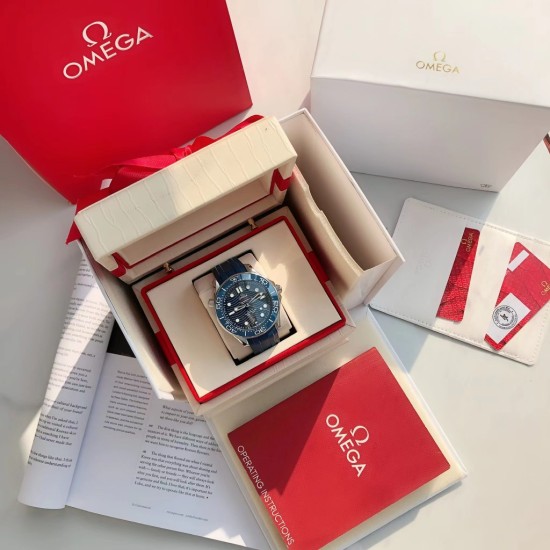 オメガ OMEGA 2023 年に初発されたアップグレードされた大人気モデルで、人気のあるクラシックな存在です。アーチ形の傷つきにくいサファイアガラスの鏡面を採用しており、シチズンのムーブメントの耐久性に十分に対応しています。修正用のリング部分と文字盤部分の色調を一致させており、ケースの形状とバンドの形状のアークが非常に完璧です。 オメガ OMEGA 2023 年に初発されたアップグレードされた大人気モデルで、人気のあるクラシックな存在です。アーチ形の傷つきにくいサファイアガラスの鏡面を採用しており、シチズンのムーブメントの耐久性に十分に対応しています。修正用のリング部分と文字盤部分の色調を一致させており、ケースの形状とバンドの形状のアークが非常に完璧です。