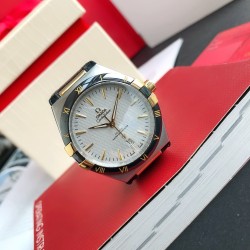 2022年の大ヒット商品！全く新しいオメガ（OMEGA）「Constellation Gents」コンステレーション ジェンツ シリーズ。新しいシチズン（Citizen）ムーブメントを搭載した、高品質で超お手頃価格の又一代表作です。サファイアガラスの防かすりガラス ミラー面で、時刻の読み取りがはっきりします。防水性能は抜群で、安心して泳ぐことができます! 316Lステンレス スチールの時計ケースで、同じ材質のブレスレットはCNCカッティング技術を採用しており、ケースの形状と接続部分が完璧にマッチしています