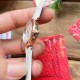 オメガ(OMEGA)は、見事なエレガントシリーズ「Dewdrop」腕時計を心をこめて発表いたします。精巧なデザインと優雅な魅力を一体に融合させています。ケース径は27.4mmで、精鋼製の時計ケースで、研磨仕上げのベゼルが付いています。両側には、固定された水滴型のルーレットがそれぞれ1つずつ付いています。時計の裏蓋には、時間の神クロノスのバッジ模様が浮き彫りになっており、極めて高い技術力を際立たせています。アメリカ産のアナゴワニの皮を使用したバンドで、なめらかな手触りで、摩耗に強く、耐久性に優れています。真 オメガ(OMEGA)は、見事なエレガントシリーズ「Dewdrop」腕時計を心をこめて発表いたします。精巧なデザインと優雅な魅力を一体に融合させています。ケース径は27.4mmで、精鋼製の時計ケースで、研磨仕上げのベゼルが付いています。両側には、固定された水滴型のルーレットがそれぞれ1つずつ付いています。時計の裏蓋には、時間の神クロノスのバッジ模様が浮き彫りになっており、極めて高い技術力を際立たせています。アメリカ産のアナゴワニの皮を使用したバンドで、なめらかな手触りで、摩耗に強く、耐久性に優れています。真