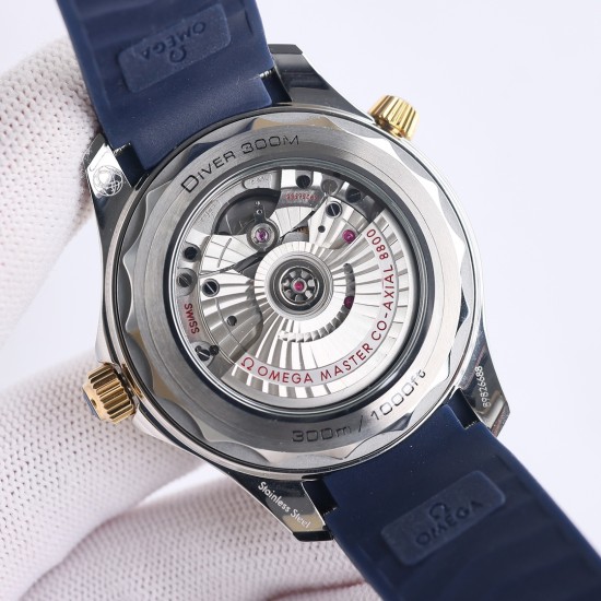 オメガ(OMEGA)のシーマスターは、ダブルTの黒いバランスウィートと8800ムーブメントを採用しており、ケースのサイズは42mmです。GR1のレーザー彫刻による波紋のダイヤル、透かし模様の指針、そして排ガスバルブなどが特徴です。カラーマッチングでは、クラシックな青のダイヤルに青のベゼルを組み合わせており、黒と青(最もクラシックな2色)を使用しています。精鋼と18K金を使って作られており、42mmの精鋼製の時計ケースで、青いセラミックダイヤルにはレーザー彫刻による波紋模様が施されており、白いSuper-L オメガ(OMEGA)のシーマスターは、ダブルTの黒いバランスウィートと8800ムーブメントを採用しており、ケースのサイズは42mmです。GR1のレーザー彫刻による波紋のダイヤル、透かし模様の指針、そして排ガスバルブなどが特徴です。カラーマッチングでは、クラシックな青のダイヤルに青のベゼルを組み合わせており、黒と青(最もクラシックな2色)を使用しています。精鋼と18K金を使って作られており、42mmの精鋼製の時計ケースで、青いセラミックダイヤルにはレーザー彫刻による波紋模様が施されており、白いSuper-L