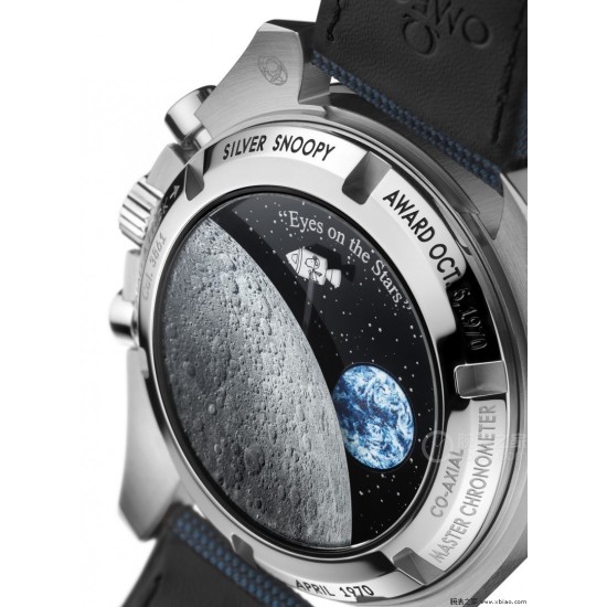オメガ(OMEGA) スピードマスターシリーズ(「スヌーピー賞」50周年記念腕時計)TO1精鋼の時計ケースで、青色のジルコニ(ZrO2)セラミックベゼルを採用し、白色のエナメル製のタコメータースケールが飾られています。銀白色のダイヤルには、青色のPVD処理を施した先の尖った形のインデックスと指針が飾られています。 密閉式の裏蓋で、「アポロ13号」任務やオメガの「スヌーピー賞」などに敬意を表する黒色の彫刻要素が飾られています。カスタムの3861型ハンドメイドメカニカルクロノグラフで、サイズ42mm オメガ(OMEGA) スピードマスターシリーズ(「スヌーピー賞」50周年記念腕時計)TO1精鋼の時計ケースで、青色のジルコニ(ZrO2)セラミックベゼルを採用し、白色のエナメル製のタコメータースケールが飾られています。銀白色のダイヤルには、青色のPVD処理を施した先の尖った形のインデックスと指針が飾られています。 密閉式の裏蓋で、「アポロ13号」任務やオメガの「スヌーピー賞」などに敬意を表する黒色の彫刻要素が飾られています。カスタムの3861型ハンドメイドメカニカルクロノグラフで、サイズ42mm