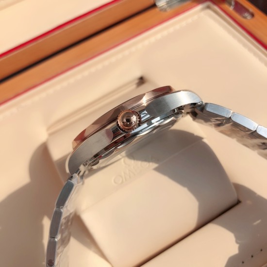 オメガ OMEGA セイマスター シリーズ プルプール オーシャン ウォッチ 300m コアックス・マスター オーソドックス 42mm ダイビング ウォッチ!独自のオリジナルと同じ8800メカニカルムーブメントを搭載し、渦巻き状の構造を持つ振り子!ステンレス・スチール素材の引き伸ばし加工表ケースで、一部はツヤ出し処理を施しています。ベゼルはセラミックでデザインされ、白いエナメルのダイビング目盛りが施されており、ラチェット式のカウントダウンベゼルは反時計回りに単方向に回転します。丸みを帯びたサファイアガラス オメガ OMEGA セイマスター シリーズ プルプール オーシャン ウォッチ 300m コアックス・マスター オーソドックス 42mm ダイビング ウォッチ!独自のオリジナルと同じ8800メカニカルムーブメントを搭載し、渦巻き状の構造を持つ振り子!ステンレス・スチール素材の引き伸ばし加工表ケースで、一部はツヤ出し処理を施しています。ベゼルはセラミックでデザインされ、白いエナメルのダイビング目盛りが施されており、ラチェット式のカウントダウンベゼルは反時計回りに単方向に回転します。丸みを帯びたサファイアガラス