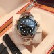 オメガ OMEGA セイマスター シリーズ プルプール オーシャン ウォッチ 300m コアックス・マスター オーソドックス 42mm ダイビング ウォッチ!独自のオリジナルと同じ8800メカニカルムーブメントを搭載し、渦巻き状の構造を持つ振り子!ステンレス・スチール素材の引き伸ばし加工表ケースで、一部はツヤ出し処理を施しています。ベゼルはセラミックでデザインされ、白いエナメルのダイビング目盛りが施されており、ラチェット式のカウントダウンベゼルは反時計回りに単方向に回転します。丸みを帯びたサファイアガラス オメガ OMEGA セイマスター シリーズ プルプール オーシャン ウォッチ 300m コアックス・マスター オーソドックス 42mm ダイビング ウォッチ!独自のオリジナルと同じ8800メカニカルムーブメントを搭載し、渦巻き状の構造を持つ振り子!ステンレス・スチール素材の引き伸ばし加工表ケースで、一部はツヤ出し処理を施しています。ベゼルはセラミックでデザインされ、白いエナメルのダイビング目盛りが施されており、ラチェット式のカウントダウンベゼルは反時計回りに単方向に回転します。丸みを帯びたサファイアガラス