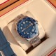 オメガ OMEGA セイマスター シリーズ プルプール オーシャン ウォッチ 300m コアックス・マスター オーソドックス 42mm ダイビング ウォッチ!独自のオリジナルと同じ8800メカニカルムーブメントを搭載し、渦巻き状の構造を持つ振り子!ステンレス・スチール素材の引き伸ばし加工表ケースで、一部はツヤ出し処理を施しています。ベゼルはセラミックでデザインされ、白いエナメルのダイビング目盛りが施されており、ラチェット式のカウントダウンベゼルは反時計回りに単方向に回転します。丸みを帯びたサファイアガラス オメガ OMEGA セイマスター シリーズ プルプール オーシャン ウォッチ 300m コアックス・マスター オーソドックス 42mm ダイビング ウォッチ!独自のオリジナルと同じ8800メカニカルムーブメントを搭載し、渦巻き状の構造を持つ振り子!ステンレス・スチール素材の引き伸ばし加工表ケースで、一部はツヤ出し処理を施しています。ベゼルはセラミックでデザインされ、白いエナメルのダイビング目盛りが施されており、ラチェット式のカウントダウンベゼルは反時計回りに単方向に回転します。丸みを帯びたサファイアガラス