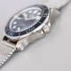 オメガ OMEGA 最新に登場したボンド60周年記念モデル!二色の夜光式時刻表示盤とダイヤル!007映画『ノータイム・トゥ・ダイ』をテーマにした腕時計——「Seamaster Diver 300M 007 Edition」。この腕時計は、レトロでしっかりしたスタイルで目を引きます。42mmのケースが作られており、これはよく宇宙技術に使用される素材で、丈夫で軽量です。精巧で美しい青色のダイヤルには、透かし彫りのロジウムメッキの時針と分針が組み合わされており、白ペイントを施したアルミ製の「キャンディーアイス オメガ OMEGA 最新に登場したボンド60周年記念モデル!二色の夜光式時刻表示盤とダイヤル!007映画『ノータイム・トゥ・ダイ』をテーマにした腕時計——「Seamaster Diver 300M 007 Edition」。この腕時計は、レトロでしっかりしたスタイルで目を引きます。42mmのケースが作られており、これはよく宇宙技術に使用される素材で、丈夫で軽量です。精巧で美しい青色のダイヤルには、透かし彫りのロジウムメッキの時針と分針が組み合わされており、白ペイントを施したアルミ製の「キャンディーアイス