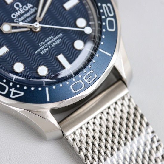 オメガ OMEGA 最新に登場したボンド60周年記念モデル!二色の夜光式時刻表示盤とダイヤル!007映画『ノータイム・トゥ・ダイ』をテーマにした腕時計——「Seamaster Diver 300M 007 Edition」。この腕時計は、レトロでしっかりしたスタイルで目を引きます。42mmのケースが作られており、これはよく宇宙技術に使用される素材で、丈夫で軽量です。精巧で美しい青色のダイヤルには、透かし彫りのロジウムメッキの時針と分針が組み合わされており、白ペイントを施したアルミ製の「キャンディーアイス オメガ OMEGA 最新に登場したボンド60周年記念モデル!二色の夜光式時刻表示盤とダイヤル!007映画『ノータイム・トゥ・ダイ』をテーマにした腕時計——「Seamaster Diver 300M 007 Edition」。この腕時計は、レトロでしっかりしたスタイルで目を引きます。42mmのケースが作られており、これはよく宇宙技術に使用される素材で、丈夫で軽量です。精巧で美しい青色のダイヤルには、透かし彫りのロジウムメッキの時針と分針が組み合わされており、白ペイントを施したアルミ製の「キャンディーアイス