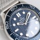 オメガ OMEGA 最新に登場したボンド60周年記念モデル!二色の夜光式時刻表示盤とダイヤル!007映画『ノータイム・トゥ・ダイ』をテーマにした腕時計——「Seamaster Diver 300M 007 Edition」。この腕時計は、レトロでしっかりしたスタイルで目を引きます。42mmのケースが作られており、これはよく宇宙技術に使用される素材で、丈夫で軽量です。精巧で美しい青色のダイヤルには、透かし彫りのロジウムメッキの時針と分針が組み合わされており、白ペイントを施したアルミ製の「キャンディーアイス オメガ OMEGA 最新に登場したボンド60周年記念モデル!二色の夜光式時刻表示盤とダイヤル!007映画『ノータイム・トゥ・ダイ』をテーマにした腕時計——「Seamaster Diver 300M 007 Edition」。この腕時計は、レトロでしっかりしたスタイルで目を引きます。42mmのケースが作られており、これはよく宇宙技術に使用される素材で、丈夫で軽量です。精巧で美しい青色のダイヤルには、透かし彫りのロジウムメッキの時針と分針が組み合わされており、白ペイントを施したアルミ製の「キャンディーアイス