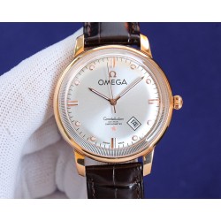 オメガ OMEGA  市場で独占的な最新の蓋ガラス素材を採用しており、時計のダイヤル外径部分では、精密な秒目とガラスが一体化されており、内径部分には非常に強力な夜光指針を目盛りとして使用しています。独占的なカレンダー窓も備えており、非常に強力な夜光効果と卓越した3D立体感を持ち、超薄型の技術を採用しています。ケース径は42mmです。この腕時計は、オリジナルの9015ムーブメントを使用しており、1時間当たり28800回振動し、ゼロ返品率の高品質です。4種類のスタイルには、トップレベルの輸入牛革バンドを使用し