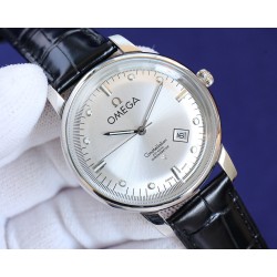 オメガ OMEGA  市場で独占的な最新の蓋ガラス素材を採用しており、時計のダイヤル外径部分では、精密な秒目とガラスが一体化されており、内径部分には非常に強力な夜光指針を目盛りとして使用しています。独占的なカレンダー窓も備えており、非常に強力な夜光効果と卓越した3D立体感を持ち、超薄型の技術を採用しています。ケース径は42mmです。この腕時計は、オリジナルの9015ムーブメントを使用しており、1時間当たり28800回振動し、ゼロ返品率の高品質です。4種類のスタイルには、トップレベルの輸入牛革バンドを使用し