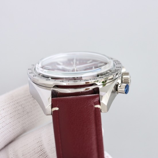 オメガ OMEGA スーパークロックシリーズのスプリットタイマーメカニカルメンズウォッチ。cal.9300オートマチックムーブメント、ツインT防振ブラックバランスウィール、ドーム型ガラスの鏡面、輸入牛革バンド、超強力の夜光機能、超強力の防水性能。ケース径は42mmで、ムーブメントは全く欠点がなく、完璧と言える。 オメガ OMEGA スーパークロックシリーズのスプリットタイマーメカニカルメンズウォッチ。cal.9300オートマチックムーブメント、ツインT防振ブラックバランスウィール、ドーム型ガラスの鏡面、輸入牛革バンド、超強力の夜光機能、超強力の防水性能。ケース径は42mmで、ムーブメントは全く欠点がなく、完璧と言える。