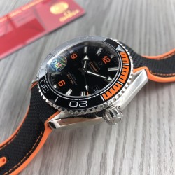 オメガ OMEGA  PQ1 オーシャンウォッチ シーマスター プロフェッショナル 600メートル “クォーターオレンジ”! 8900 VS 自家製一体ムーブメントを採用し、輸入原料のセラミックで精巧に製作されており、平らで滑らかです！