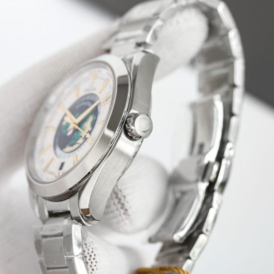 オメガ OMEGA [サイズ]：43mmサファイアクリスタルガラス、Air二層無色コーティング [Airコーティングにより、ガラス板がより透明になり、強い光の下でも時刻を読み取ることができます] 316L精鋼の時計ケースで、すべての細部に対してCNC加工を行います。精鋼で研磨された指針は、非常に強い効果を持っています。研磨された面はより滑らかです [ダイヤル]すべての模様は一体成型で、立体感を十分に表現しています。複数層のダイヤルを重ね合わせて固定しており、ダイヤル中央の北半球の世界時はエナメル工芸で焼成