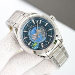 オメガ OMEGA [サイズ]：43mmサファイアクリスタルガラス、Air二層無色コーティング [Airコーティングにより、ガラス板がより透明になり、強い光の下でも時刻を読み取ることができます] 316L精鋼の時計ケースで、すべての細部に対してCNC加工を行います。精鋼で研磨された指針は、非常に強い効果を持っています。研磨された面はより滑らかです [ダイヤル]すべての模様は一体成型で、立体感を十分に表現しています。複数層のダイヤルを重ね合わせて固定しており、ダイヤル中央の北半球の世界時はエナメル工芸で焼成