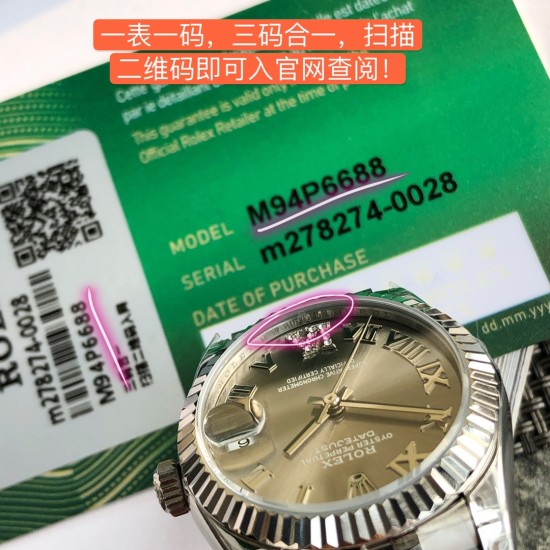 2023年のロレックス新作の女性用オイスターデイトジュニア腕時計!ケース径は31mmです。904Lステンレススチールを用いて鍛造され、高い耐食性を備えています。ロレックスカスタマイズ版の2236ブルーヘアスプリング自動巻き機構を搭載しており、極めて安定しており、耐震性も高く、幾何学的な構造により、ムーブメント(機芯)はどんな位置でも安定して動作することができます。三角メールジ模様の底蓋は専用工具で締め付けられ、ケースを完全にシールします。巻き上げ式のクラウンはダブルロックの二重防水システムを採用しており、 2023年のロレックス新作の女性用オイスターデイトジュニア腕時計!ケース径は31mmです。904Lステンレススチールを用いて鍛造され、高い耐食性を備えています。ロレックスカスタマイズ版の2236ブルーヘアスプリング自動巻き機構を搭載しており、極めて安定しており、耐震性も高く、幾何学的な構造により、ムーブメント(機芯)はどんな位置でも安定して動作することができます。三角メールジ模様の底蓋は専用工具で締め付けられ、ケースを完全にシールします。巻き上げ式のクラウンはダブルロックの二重防水システムを採用しており、