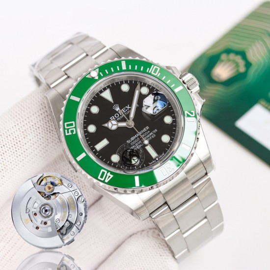 新品 ロレックス ROLEX サブマリナー ケース径:41mm 全く新しいケースタイプで、正規品を元に型を取って作られており、新しい3235ムーブメントを搭載しています。時計の針の調整は可逆的で、72時間のパワーリザーブ(動力貯蔵)機能を備えています。そう、72時間です。市場に出回っている3235ムーブメントや2824/2836ムーブメントの実際のパワーリザーブ時間は約38時間程度で、一晩だけ置くことができます。 新品 ロレックス ROLEX サブマリナー ケース径:41mm 全く新しいケースタイプで、正規品を元に型を取って作られており、新しい3235ムーブメントを搭載しています。時計の針の調整は可逆的で、72時間のパワーリザーブ(動力貯蔵)機能を備えています。そう、72時間です。市場に出回っている3235ムーブメントや2824/2836ムーブメントの実際のパワーリザーブ時間は約38時間程度で、一晩だけ置くことができます。