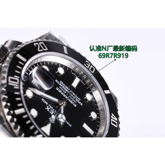 超強防水バージョン、ロレックス ROLEX V12版サブマリナーが勢いよく登場!ロレックスのサブマリナーです。全体のセラミックビザーが一新され、また「サファイア夜光石」と「ワンタッチスプリングバッククラスプ」の二大独自技術を実現しました。 【サファイア夜光石】の独自技術では、夜光石の外層にサファイアミラーを取り付けました。 【ビザーの目盛りが黒ずまない】ビザーの目盛りには物理気相堆積技術を採用し、白金粉を高温で文字に塗布しており、文字の色が長持ちし、水や油にさらされても色落ちや黒ずみが起こりません。 【内 超強防水バージョン、ロレックス ROLEX V12版サブマリナーが勢いよく登場!ロレックスのサブマリナーです。全体のセラミックビザーが一新され、また「サファイア夜光石」と「ワンタッチスプリングバッククラスプ」の二大独自技術を実現しました。 【サファイア夜光石】の独自技術では、夜光石の外層にサファイアミラーを取り付けました。 【ビザーの目盛りが黒ずまない】ビザーの目盛りには物理気相堆積技術を採用し、白金粉を高温で文字に塗布しており、文字の色が長持ちし、水や油にさらされても色落ちや黒ずみが起こりません。 【内