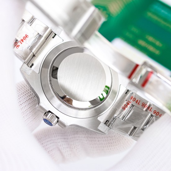 超強防水バージョン、ロレックス ROLEX V12版サブマリナーが勢いよく登場!ロレックスのサブマリナーです。全体のセラミックビザーが一新され、また「サファイア夜光石」と「ワンタッチスプリングバッククラスプ」の二大独自技術を実現しました。 【サファイア夜光石】の独自技術では、夜光石の外層にサファイアミラーを取り付けました。 【ビザーの目盛りが黒ずまない】ビザーの目盛りには物理気相堆積技術を採用し、白金粉を高温で文字に塗布しており、文字の色が長持ちし、水や油にさらされても色落ちや黒ずみが起こりません。 【内 超強防水バージョン、ロレックス ROLEX V12版サブマリナーが勢いよく登場!ロレックスのサブマリナーです。全体のセラミックビザーが一新され、また「サファイア夜光石」と「ワンタッチスプリングバッククラスプ」の二大独自技術を実現しました。 【サファイア夜光石】の独自技術では、夜光石の外層にサファイアミラーを取り付けました。 【ビザーの目盛りが黒ずまない】ビザーの目盛りには物理気相堆積技術を採用し、白金粉を高温で文字に塗布しており、文字の色が長持ちし、水や油にさらされても色落ちや黒ずみが起こりません。 【内