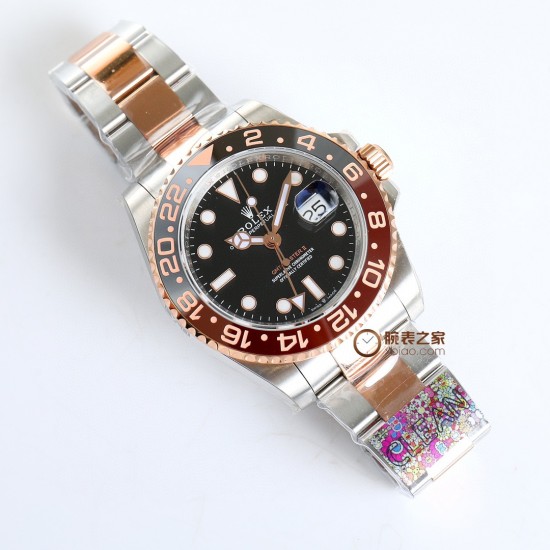 ロレックス ROLEX が大爆発的に登場!グリニッジ 、指針は、メッキ白金をアップグレードし、どんな角度から見ても輝きを感じることができます。特殊な針先の技術を採用しており、夜光塗料にはスイス産の青緑色の夜光塗料を使用し、夜光効果を完璧に再現しています。時計盤は、立体印刷で、メッキ白金を使用し、中心軸が下がっており、カレンダーも下がっています。リング:真っ暗な青と黒のリング/赤と青のリング/黒のリング/本物のセラミックで、いずれも白金で埋められています。カレンダー:新バージョンのロレックスのカレンダーの文 ロレックス ROLEX が大爆発的に登場!グリニッジ 、指針は、メッキ白金をアップグレードし、どんな角度から見ても輝きを感じることができます。特殊な針先の技術を採用しており、夜光塗料にはスイス産の青緑色の夜光塗料を使用し、夜光効果を完璧に再現しています。時計盤は、立体印刷で、メッキ白金を使用し、中心軸が下がっており、カレンダーも下がっています。リング:真っ暗な青と黒のリング/赤と青のリング/黒のリング/本物のセラミックで、いずれも白金で埋められています。カレンダー:新バージョンのロレックスのカレンダーの文
