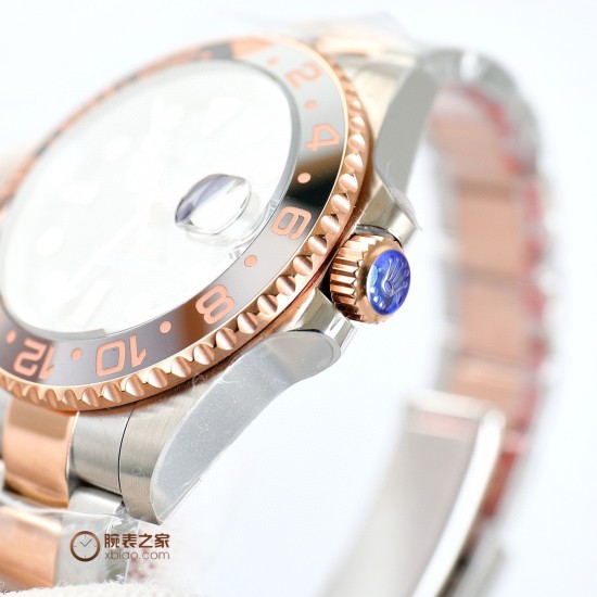 ロレックス ROLEX が大爆発的に登場!グリニッジ 、指針は、メッキ白金をアップグレードし、どんな角度から見ても輝きを感じることができます。特殊な針先の技術を採用しており、夜光塗料にはスイス産の青緑色の夜光塗料を使用し、夜光効果を完璧に再現しています。時計盤は、立体印刷で、メッキ白金を使用し、中心軸が下がっており、カレンダーも下がっています。リング:真っ暗な青と黒のリング/赤と青のリング/黒のリング/本物のセラミックで、いずれも白金で埋められています。カレンダー:新バージョンのロレックスのカレンダーの文 ロレックス ROLEX が大爆発的に登場!グリニッジ 、指針は、メッキ白金をアップグレードし、どんな角度から見ても輝きを感じることができます。特殊な針先の技術を採用しており、夜光塗料にはスイス産の青緑色の夜光塗料を使用し、夜光効果を完璧に再現しています。時計盤は、立体印刷で、メッキ白金を使用し、中心軸が下がっており、カレンダーも下がっています。リング:真っ暗な青と黒のリング/赤と青のリング/黒のリング/本物のセラミックで、いずれも白金で埋められています。カレンダー:新バージョンのロレックスのカレンダーの文