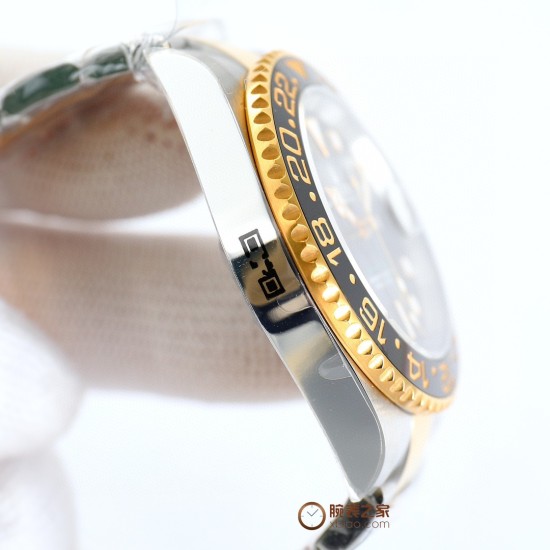 ロレックス ROLEX が大爆発的に登場!グリニッジ 、指針は、メッキ白金をアップグレードし、どんな角度から見ても輝きを感じることができます。特殊な針先の技術を採用しており、夜光塗料にはスイス産の青緑色の夜光塗料を使用し、夜光効果を完璧に再現しています。時計盤は、立体印刷で、メッキ白金を使用し、中心軸が下がっており、カレンダーも下がっています。リング:真っ暗な青と黒のリング/赤と青のリング/黒のリング/本物のセラミックで、いずれも白金で埋められています。カレンダー:新バージョンのロレックスのカレンダーの文 ロレックス ROLEX が大爆発的に登場!グリニッジ 、指針は、メッキ白金をアップグレードし、どんな角度から見ても輝きを感じることができます。特殊な針先の技術を採用しており、夜光塗料にはスイス産の青緑色の夜光塗料を使用し、夜光効果を完璧に再現しています。時計盤は、立体印刷で、メッキ白金を使用し、中心軸が下がっており、カレンダーも下がっています。リング:真っ暗な青と黒のリング/赤と青のリング/黒のリング/本物のセラミックで、いずれも白金で埋められています。カレンダー:新バージョンのロレックスのカレンダーの文