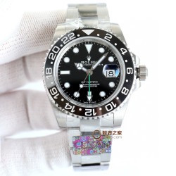 ロレックス ROLEX が大爆発的に登場！グリニッジ 、指針は、メッキ白金をアップグレードし、どんな角度から見ても輝きを感じることができます。特殊な針先の技術を採用しており、夜光塗料にはスイス産の青緑色の夜光塗料を使用し、夜光効果を完璧に再現しています。時計盤は、立体印刷で、メッキ白金を使用し、中心軸が下がっており、カレンダーも下がっています。リング：真っ暗な青と黒のリング/赤と青のリング/黒のリング/本物のセラミックで、いずれも白金で埋められています。カレンダー：新バージョンのロレックスのカレンダーの文