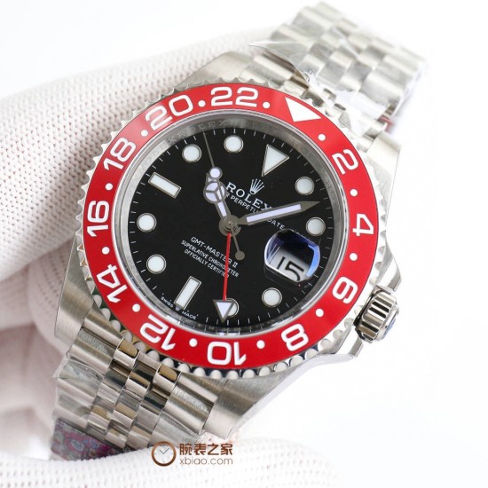 ロレックス ROLEX が大爆発的に登場!グリニッジ 、指針は、メッキ白金をアップグレードし、どんな角度から見ても輝きを感じることができます。特殊な針先の技術を採用しており、夜光塗料にはスイス産の青緑色の夜光塗料を使用し、夜光効果を完璧に再現しています。時計盤は、立体印刷で、メッキ白金を使用し、中心軸が下がっており、カレンダーも下がっています。リング:真っ暗な青と黒のリング/赤と青のリング/黒のリング/本物のセラミックで、いずれも白金で埋められています。カレンダー:新バージョンのロレックスのカレンダーの文 ロレックス ROLEX が大爆発的に登場!グリニッジ 、指針は、メッキ白金をアップグレードし、どんな角度から見ても輝きを感じることができます。特殊な針先の技術を採用しており、夜光塗料にはスイス産の青緑色の夜光塗料を使用し、夜光効果を完璧に再現しています。時計盤は、立体印刷で、メッキ白金を使用し、中心軸が下がっており、カレンダーも下がっています。リング:真っ暗な青と黒のリング/赤と青のリング/黒のリング/本物のセラミックで、いずれも白金で埋められています。カレンダー:新バージョンのロレックスのカレンダーの文