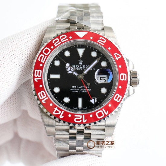 ロレックス ROLEX が大爆発的に登場!グリニッジ 、指針は、メッキ白金をアップグレードし、どんな角度から見ても輝きを感じることができます。特殊な針先の技術を採用しており、夜光塗料にはスイス産の青緑色の夜光塗料を使用し、夜光効果を完璧に再現しています。時計盤は、立体印刷で、メッキ白金を使用し、中心軸が下がっており、カレンダーも下がっています。リング:真っ暗な青と黒のリング/赤と青のリング/黒のリング/本物のセラミックで、いずれも白金で埋められています。カレンダー:新バージョンのロレックスのカレンダーの文 ロレックス ROLEX が大爆発的に登場!グリニッジ 、指針は、メッキ白金をアップグレードし、どんな角度から見ても輝きを感じることができます。特殊な針先の技術を採用しており、夜光塗料にはスイス産の青緑色の夜光塗料を使用し、夜光効果を完璧に再現しています。時計盤は、立体印刷で、メッキ白金を使用し、中心軸が下がっており、カレンダーも下がっています。リング:真っ暗な青と黒のリング/赤と青のリング/黒のリング/本物のセラミックで、いずれも白金で埋められています。カレンダー:新バージョンのロレックスのカレンダーの文