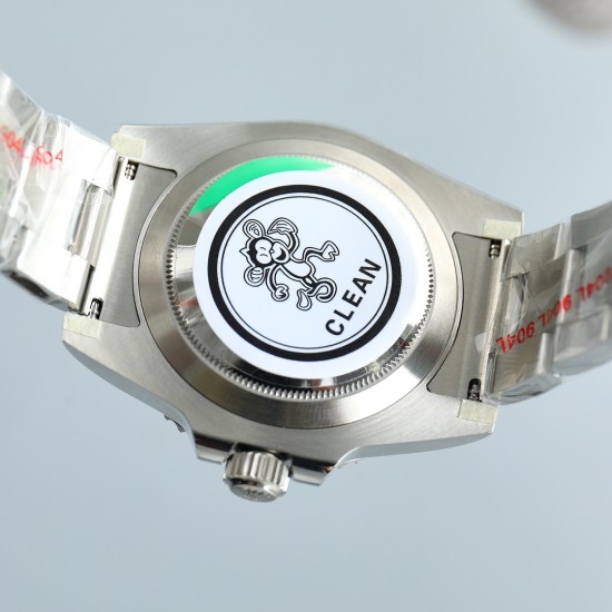ロレックス - ROLEXの「粉水鬼」限定版、ピーチ・ピッグ(ペッパ・ピッグ)をモチーフにしたBLAKEN限定発売モデルです。ワンボディ式の3135オートマチックメカニカルムーブメントを搭載しています。904L精鋼のケースとサファイアガラスの鏡面を採用しており、ケース径は40mm、ケース厚は10mmです。ゴムベルトとステンレスベルトを選択できます。この腕時計はウォッチ愛好家の間で大人気で、男性も女性も様々なシーンで着用するのに適しています。それぞれの独特な個性と魅力的な風采を引き立てます。 ロレックス - ROLEXの「粉水鬼」限定版、ピーチ・ピッグ(ペッパ・ピッグ)をモチーフにしたBLAKEN限定発売モデルです。ワンボディ式の3135オートマチックメカニカルムーブメントを搭載しています。904L精鋼のケースとサファイアガラスの鏡面を採用しており、ケース径は40mm、ケース厚は10mmです。ゴムベルトとステンレスベルトを選択できます。この腕時計はウォッチ愛好家の間で大人気で、男性も女性も様々なシーンで着用するのに適しています。それぞれの独特な個性と魅力的な風采を引き立てます。