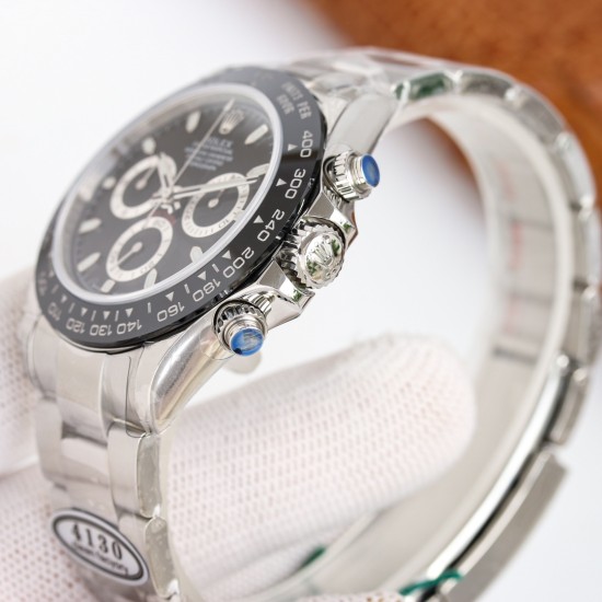 ロレックス(ROLEX)、ケースの厚さは 12.2~12.4mm すべてのケースにはドイツ産の904L精鋼が採用されており、完全に透明なサファイアガラスが使用されています。エッジ部分は小さなR楕円形のデザインで、視覚的にも優れています。夜光部分にはスイス産の夜光塗料が使用されています。ゴムベルトのバンド留め具は折り畳み式の留め具が採用されています。ステンレスベルトのケースもすべてドイツ産の904L精鋼を使用しており、完全に透明なサファイアガラスを採用し、エッジ部分は小さなR楕円形のデザインです。手触りで感 ロレックス(ROLEX)、ケースの厚さは 12.2~12.4mm すべてのケースにはドイツ産の904L精鋼が採用されており、完全に透明なサファイアガラスが使用されています。エッジ部分は小さなR楕円形のデザインで、視覚的にも優れています。夜光部分にはスイス産の夜光塗料が使用されています。ゴムベルトのバンド留め具は折り畳み式の留め具が採用されています。ステンレスベルトのケースもすべてドイツ産の904L精鋼を使用しており、完全に透明なサファイアガラスを採用し、エッジ部分は小さなR楕円形のデザインです。手触りで感