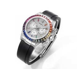 レインボーの頂上を飛び越える---ロレックス ROLEX レインボービーズのデイトナ プラチナメントの目、Cal.7750メカニカルクロノグラフ「二代目レインボーデイトナ」のケースとバンドは316Lステンレス鋼を使用しています。時計ケースのすべての細部は、さらに人工的な工程で磨き上げ、研磨され、検査されており、仕上がりは非常に精巧です。ビーズの角度と宝石の大きさ、数、色はレインボーのようにグラデーションしています。ガラスにはサファイアガラスを使用しており、透き通った鏡面効果があります。ムーブメントには77