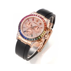 レインボーの頂上を飛び越える---ロレックス ROLEX レインボービーズのデイトナ プラチナメントの目、Cal.7750メカニカルクロノグラフ「二代目レインボーデイトナ」のケースとバンドは316Lステンレス鋼を使用しています。時計ケースのすべての細部は、さらに人工的な工程で磨き上げ、研磨され、検査されており、仕上がりは非常に精巧です。ビーズの角度と宝石の大きさ、数、色はレインボーのようにグラデーションしています。ガラスにはサファイアガラスを使用しており、透き通った鏡面効果があります。ムーブメントには77
