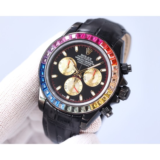Rolexのレインボーダイヤモンドモデル!最新のカーボンブラックレプリカバージョン、サイズは40mm。ハイエンドな品質で実物撮影!フルブラックのスチールデイトナです!角形の大きなパックドダイヤモンドの目盛りで、上向きのストリップ状の宝石目盛りに変更されました。なおさら貴重なことに、これらの宝石目盛りの並び方も同様にグラデーション効果を呈しており、そして外輪のグラデーション宝石の色合いとも一 一対応しています。 Rolexのレインボーダイヤモンドモデル!最新のカーボンブラックレプリカバージョン、サイズは40mm。ハイエンドな品質で実物撮影!フルブラックのスチールデイトナです!角形の大きなパックドダイヤモンドの目盛りで、上向きのストリップ状の宝石目盛りに変更されました。なおさら貴重なことに、これらの宝石目盛りの並び方も同様にグラデーション効果を呈しており、そして外輪のグラデーション宝石の色合いとも一 一対応しています。