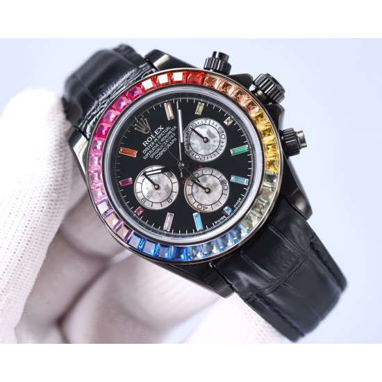 Rolexのレインボーダイヤモンドモデル!最新のカーボンブラックレプリカバージョン、サイズは40mm。ハイエンドな品質で実物撮影!フルブラックのスチールデイトナです!角形の大きなパックドダイヤモンドの目盛りで、上向きのストリップ状の宝石目盛りに変更されました。なおさら貴重なことに、これらの宝石目盛りの並び方も同様にグラデーション効果を呈しており、そして外輪のグラデーション宝石の色合いとも一 一対応しています。ケースとバンドは904L精鋼を使用した時計ケースで、上品な実芯リンクバンドで、着用感が快適で、操作 Rolexのレインボーダイヤモンドモデル!最新のカーボンブラックレプリカバージョン、サイズは40mm。ハイエンドな品質で実物撮影!フルブラックのスチールデイトナです!角形の大きなパックドダイヤモンドの目盛りで、上向きのストリップ状の宝石目盛りに変更されました。なおさら貴重なことに、これらの宝石目盛りの並び方も同様にグラデーション効果を呈しており、そして外輪のグラデーション宝石の色合いとも一 一対応しています。ケースとバンドは904L精鋼を使用した時計ケースで、上品な実芯リンクバンドで、着用感が快適で、操作