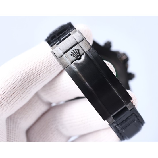 Rolexのレインボーダイヤモンドモデル!最新のカーボンブラックレプリカバージョン、サイズは40mm。ハイエンドな品質で実物撮影!フルブラックのスチールデイトナです!角形の大きなパックドダイヤモンドの目盛りで、上向きのストリップ状の宝石目盛りに変更されました。なおさら貴重なことに、これらの宝石目盛りの並び方も同様にグラデーション効果を呈しており、そして外輪のグラデーション宝石の色合いとも一 一対応しています。 Rolexのレインボーダイヤモンドモデル!最新のカーボンブラックレプリカバージョン、サイズは40mm。ハイエンドな品質で実物撮影!フルブラックのスチールデイトナです!角形の大きなパックドダイヤモンドの目盛りで、上向きのストリップ状の宝石目盛りに変更されました。なおさら貴重なことに、これらの宝石目盛りの並び方も同様にグラデーション効果を呈しており、そして外輪のグラデーション宝石の色合いとも一 一対応しています。