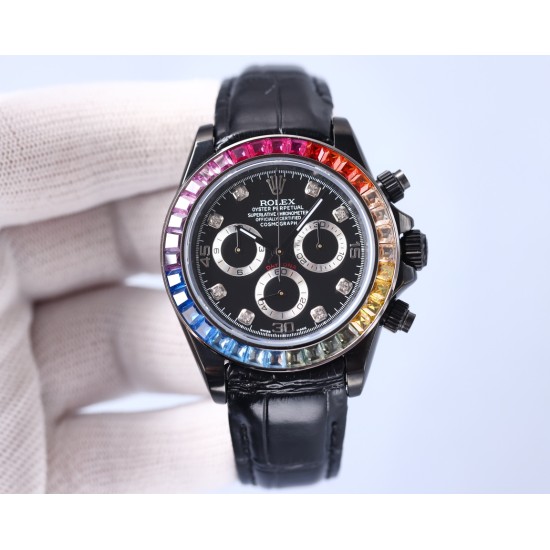 Rolexのレインボーダイヤモンドモデル!最新のカーボンブラックレプリカバージョン、サイズは40mm。ハイエンドな品質で実物撮影!フルブラックのスチールデイトナです!角形の大きなパックドダイヤモンドの目盛りで、上向きのストリップ状の宝石目盛りに変更されました。なおさら貴重なことに、これらの宝石目盛りの並び方も同様にグラデーション効果を呈しており、そして外輪のグラデーション宝石の色合いとも一 一対応しています。 Rolexのレインボーダイヤモンドモデル!最新のカーボンブラックレプリカバージョン、サイズは40mm。ハイエンドな品質で実物撮影!フルブラックのスチールデイトナです!角形の大きなパックドダイヤモンドの目盛りで、上向きのストリップ状の宝石目盛りに変更されました。なおさら貴重なことに、これらの宝石目盛りの並び方も同様にグラデーション効果を呈しており、そして外輪のグラデーション宝石の色合いとも一 一対応しています。