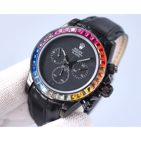 Rolexのレインボーダイヤモンドモデル!最新のカーボンブラックレプリカバージョン、サイズは40mm。ハイエンドな品質で実物撮影!フルブラックのスチールデイトナです!角形の大きなパックドダイヤモンドの目盛りで、上向きのストリップ状の宝石目盛りに変更されました。なおさら貴重なことに、これらの宝石目盛りの並び方も同様にグラデーション効果を呈しており、そして外輪のグラデーション宝石の色合いとも一 一対応しています。ケースとバンドは904L精鋼を使用した時計ケースで、上品な実芯リンクバンドで、着用感が快適で、操作 Rolexのレインボーダイヤモンドモデル!最新のカーボンブラックレプリカバージョン、サイズは40mm。ハイエンドな品質で実物撮影!フルブラックのスチールデイトナです!角形の大きなパックドダイヤモンドの目盛りで、上向きのストリップ状の宝石目盛りに変更されました。なおさら貴重なことに、これらの宝石目盛りの並び方も同様にグラデーション効果を呈しており、そして外輪のグラデーション宝石の色合いとも一 一対応しています。ケースとバンドは904L精鋼を使用した時計ケースで、上品な実芯リンクバンドで、着用感が快適で、操作